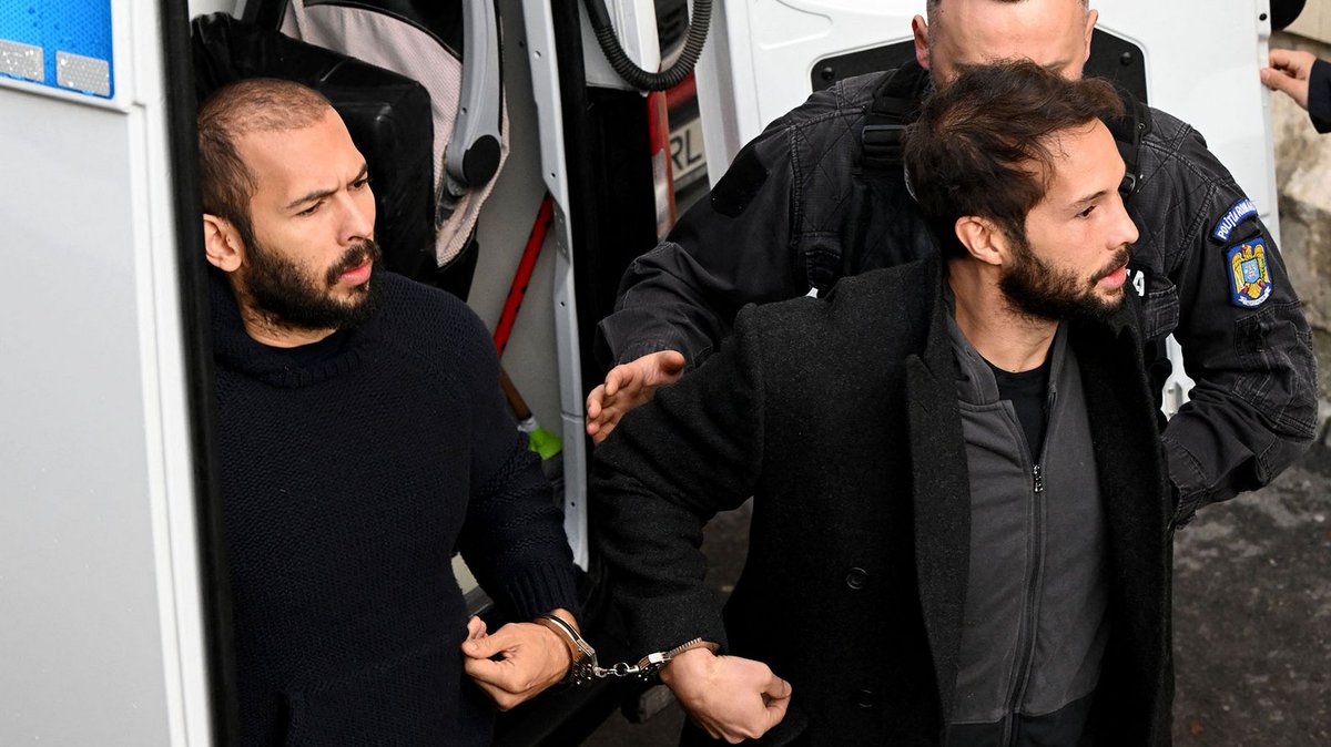 BladeoftheS's tweet image. Andrew Tate and his brother are appearing in court tomorrow in Romania.

If you want them both to be locked up, like.
If you really want them to be locked up, RT.