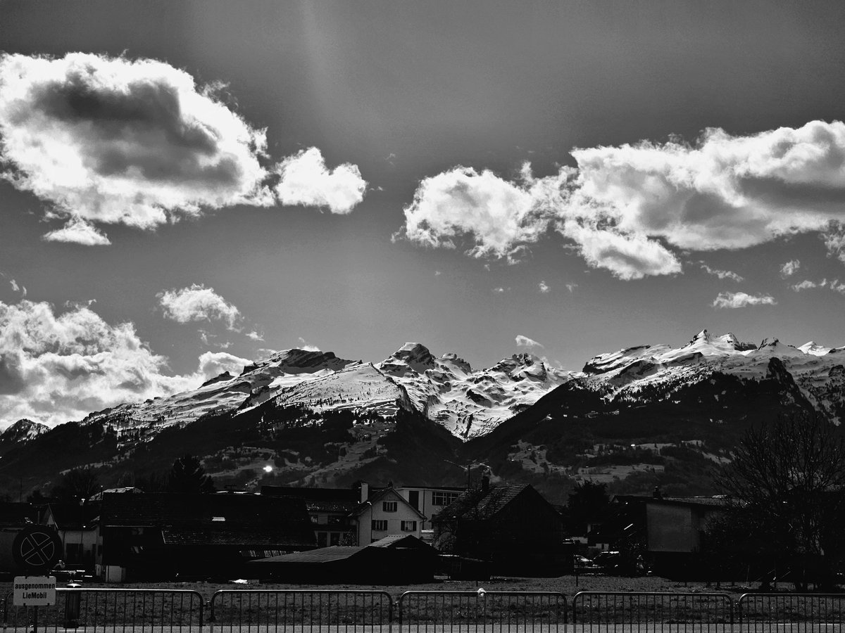 Drabbles153's tweet photo. #NFTkaltenstein #Eschen #Trip #Liechtenstein #landscape #clouds #light #shadow #monochrome #blackandwhite #photography #noai https://t.co/CBb5IJeJSX