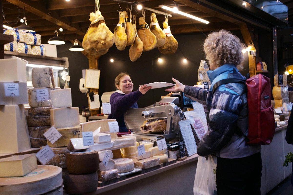 SilverthorneEsq's tweet photo. I went to the market on my weekend to stock up on fresh vegetables and juicy meat for tonight's dinner. 🍽🥦🥩 https://t.co/HHHK5j4c7k