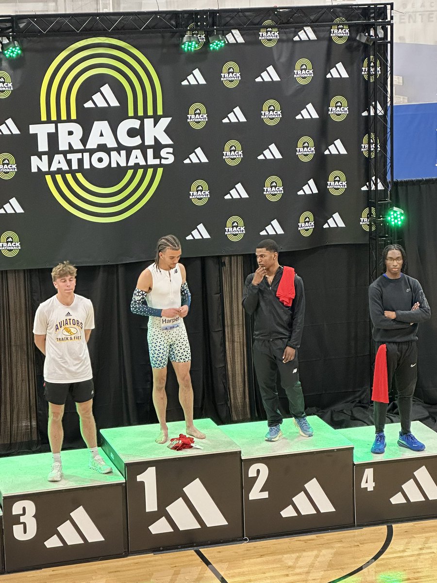 largo_track's tweet image. Malachi Willams 4th at Adidas Nationals 21.44 in the 200 #Classof2025
