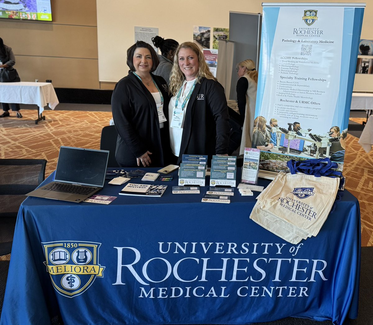 Come visit our team URMC at the Fellowship Fair!
#Pathology 
#USCAP2025
<a href="/TheUSCAP/">USCAP</a>