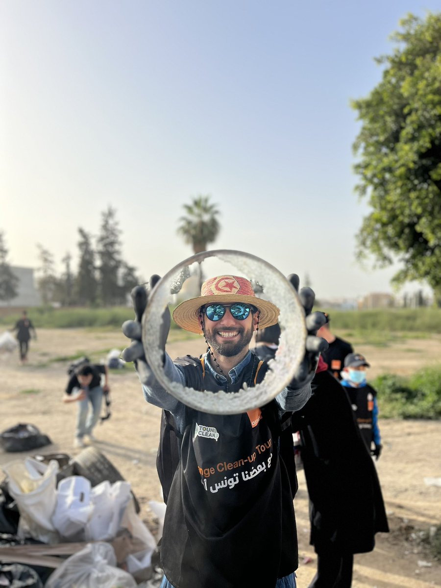 TounesU's tweet photo. نهار السبت 22 رمضان 2025، مشينا للمدينة العربي بالقيروان و احتفلنا باليوم العالمي للرسكلة و عملنا حملة نظافة لمينا فيها قرابة 1028 كغ 💪🏾 فضلات فيهم 102ساك فضلات غير قابل للرسكلة و 53 ساك فضلات قابل للرسكلة و برشا عجلات مطاطية.
#ramadan #cleanup #orange #stoppolution #TCU https://t.co/URDXAlSaFO
