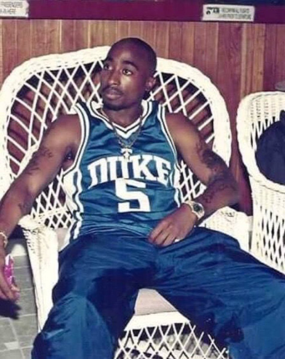 Enough said! #2pac all 👀 on D!