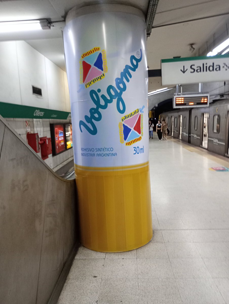 Morocha, vení y chapemos contra la voligoma gigante de la estación Olleros.