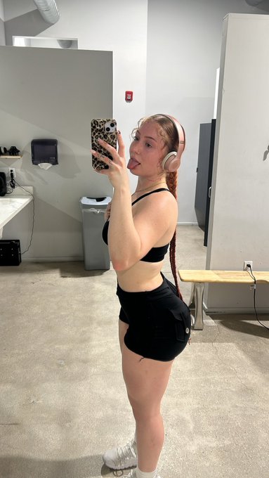 do you like girls who work out? https://t.co/He9ULUUCUt