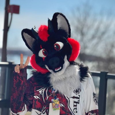 SaarlosNeyko's tweet image. I got my fursuit head at #Furnal2025 it’s finally alive fucking love it!!!😍
🪡: @plush_army
📸: @Sky_Mitou