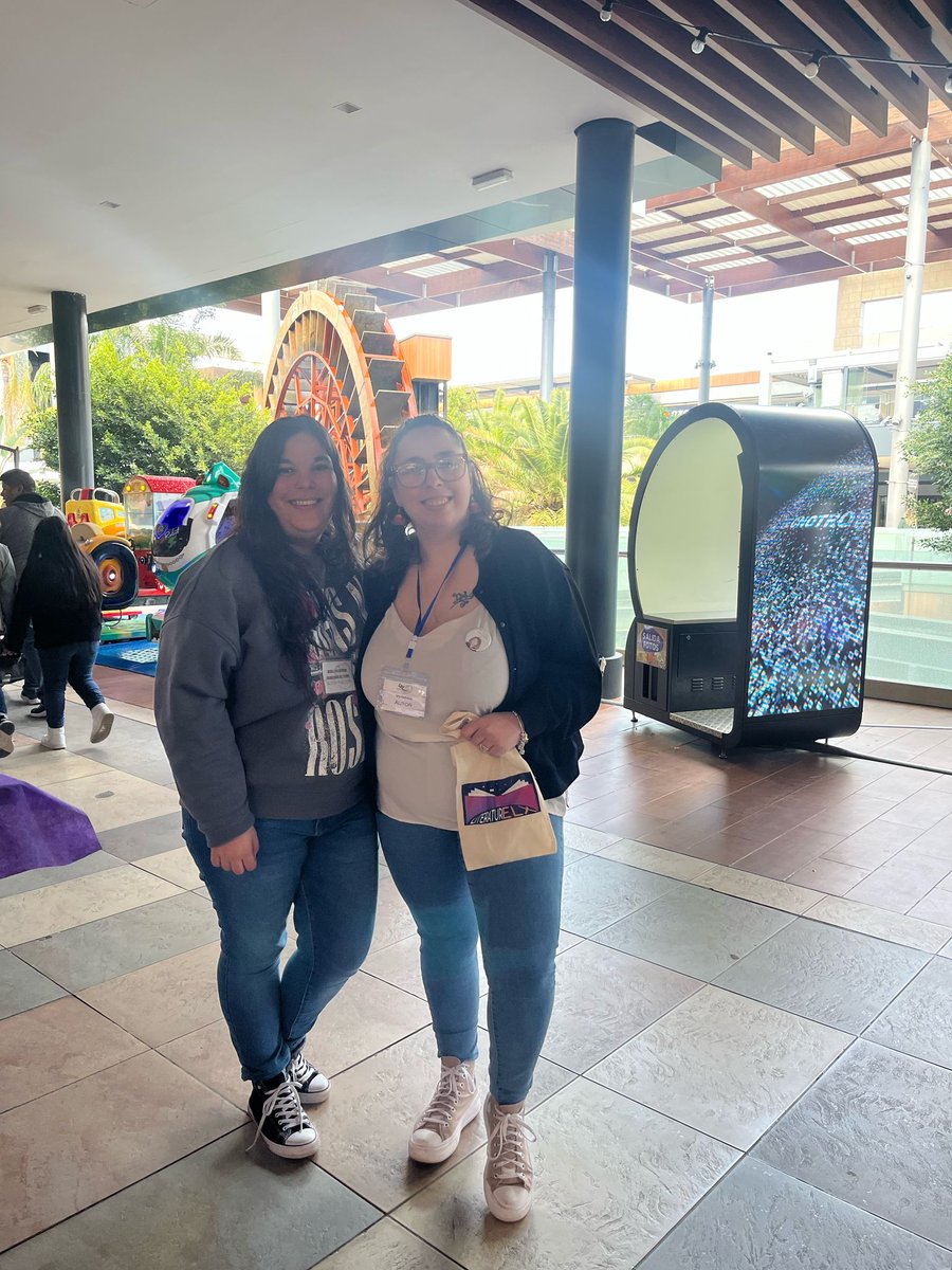 MariaLeivag's tweet image. Lo de este fin de semana en Murcia ha sido una absoluta locura. 

Tercer #LibroForum que organizo y ya estamos trabajando para preparar el de Valencia. 

Estoy muy muy feliz de todo lo vivido, qué maravilloso es formar parte de esta familia literaria y ser de @KmleonBooks. 🥹