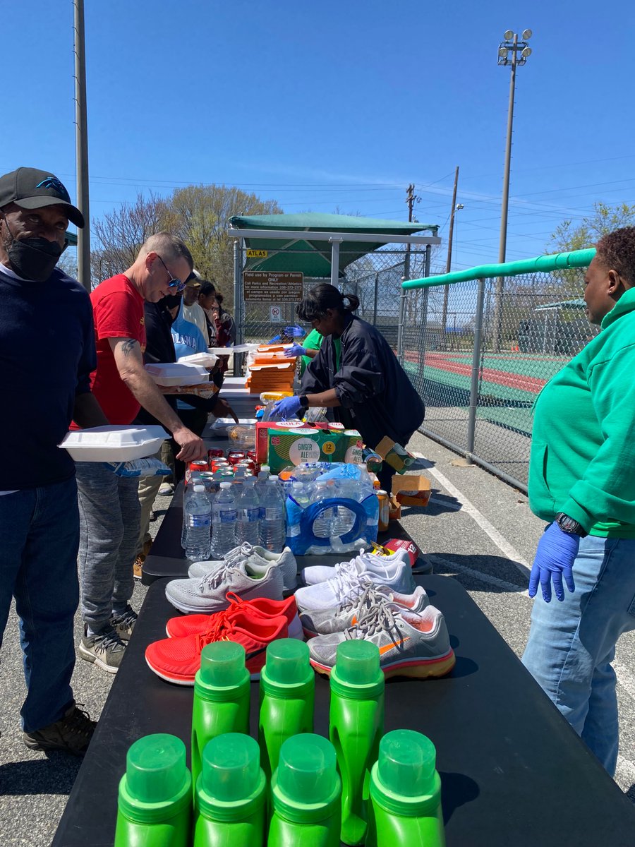 3/23/2025 What an amazing day to serve! We blessed our friends in need with sneakers, pizza, chips, desserts, drinks, and laundry detergent. They were so happy!! It was a great day to be a blessing! 👍🏾💚💚💚