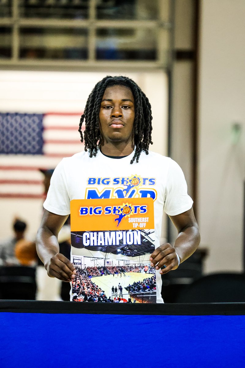 BIG SH🏀TS tweet media