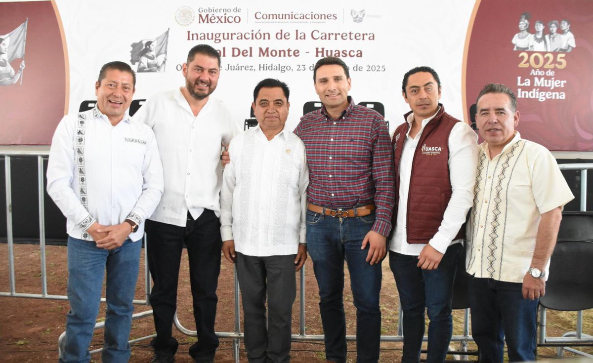 AndresVeVa_'s tweet photo. Continuando con la jornada de trabajo, durante la visita de nuestra presidenta @Claudiashein al estado y acompañando al gobernador @juliomenchaca_. https://t.co/DbSJG13H9f