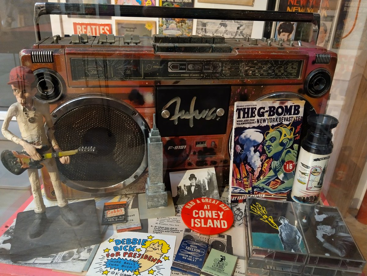 Paul Wake โฎ๏ธ ๐บ๐ฆ (@paulmilnershair) on Twitter photo Loved the #MickJones exhibition at Rock n Roll Public Library
Well done , and thanks ๐ค๐ธ๐ฅ๐ฅ
<a href="/NewWaveAndPunk/">PunkAndNewWave</a> <a href="/PunkRockStory/">Punkrock History</a> <a href="/PunKandStuff/">PuNk and Stuff</a> <a href="/BigAudioDyn/">Big Audio Dynamite</a> Loved the #MickJones exhibition at Rock n Roll Public Library
Well done , and thanks ๐ค๐ธ๐ฅ๐ฅ
<a href="/NewWaveAndPunk/">PunkAndNewWave</a> <a href="/PunkRockStory/">Punkrock History</a> <a href="/PunKandStuff/">PuNk and Stuff</a> <a href="/BigAudioDyn/">Big Audio Dynamite</a>