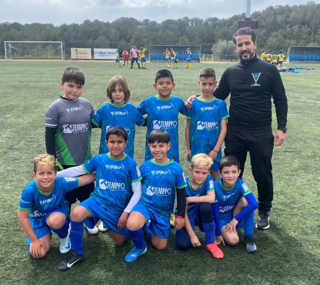 Escola Futbol Base El Vendrell tweet media