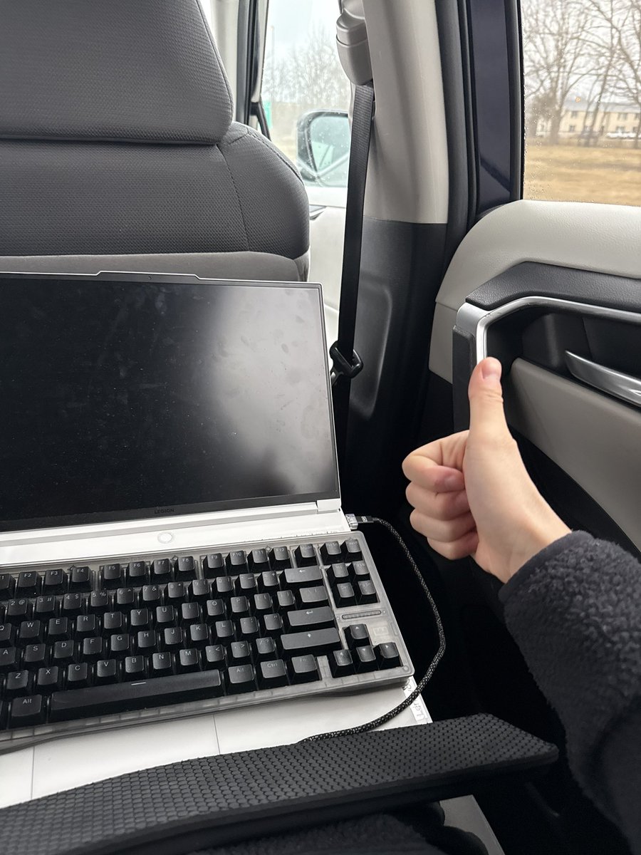Gladdon_T's tweet image. Redefining backseat gaming in tetrio one battery at a time