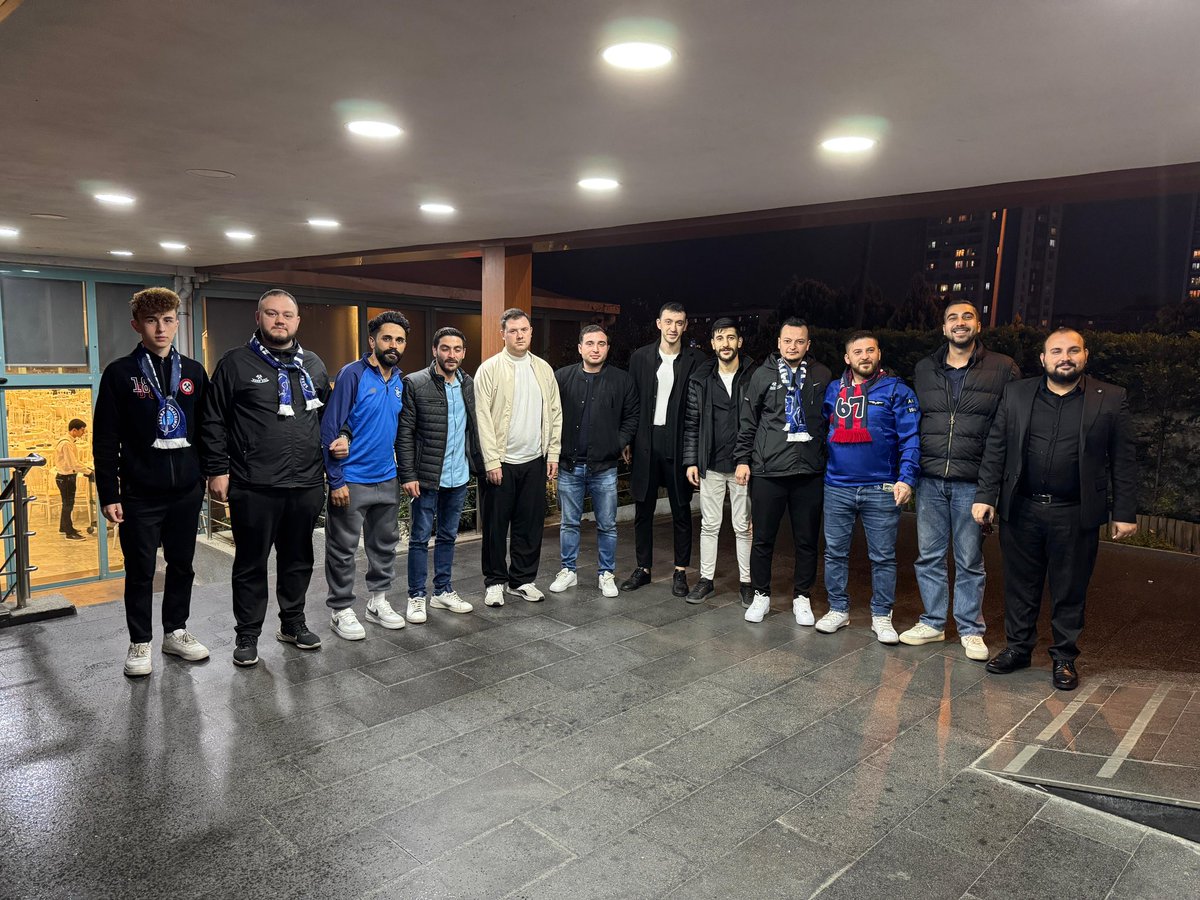 34ADS01's tweet image. Dostumuz Zonguldakspor’un @UltrasDarkSide İstanbul oluşumunu iftar programımızda ağırladık sohbetlerimizle aramızdaki dostane bağlarımızı kuvvetlendirdik davetimize iştirak ettikleri için teşekkür ederiz.
Madenlerden Demiryollarına uzanan dostluğumuz daim olsun.