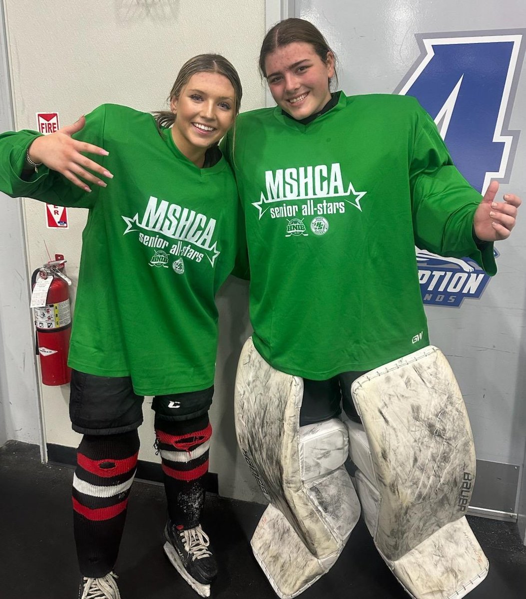 The first time in 4 years/ever. I got to see Paige and Juliana play from the stands. It was such a pleasure watching them one more time.
This pair could beat a full house, well maybe not everytime.