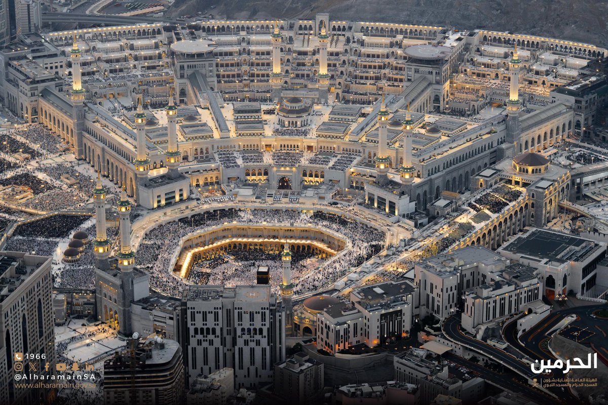 قال تعالى"وَإِذْ قَالَ إِبْرَاهِيمُ رَبِّ اجْعَلْ هَٰذَا الْبَلَدَ آمِنًا" سورة إبراهيم 35
وقال تعالى"وَإِذْ قَالَ إِبْرَاهِيمُ رَبِّ اجْعَلْ هَٰذَا بَلَدًا آمِنًا وَارْزُقْ أَهْلَهُ مِنَ الثَّمَرَاتِ مَنْ آمَنَ مِنْهُم بِاللَّهِ وَالْيَوْمِ الْآخِرِ ۖ" سورة البقرة 126