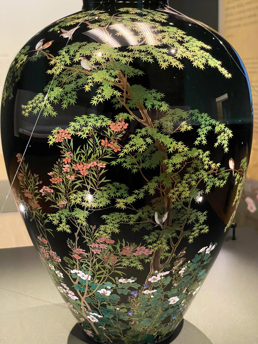 先日、皇居三の丸尚蔵館の「百花ひらく」展を見に行った時に、入口すぐ