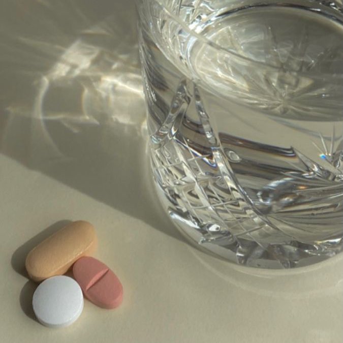 choquei's tweet photo. 🚨BRASIL: O governo Lula anunciou que o Zolgensma, um dos medicamentos mais caros do mundo (R$ 7 milhões) e indicado para o tratamento da Atrofia Muscular Espinhal (AME) tipo 1, começará a ser distribuído gratuitamente pelo SUS. https://t.co/VF5ZmShdUN
