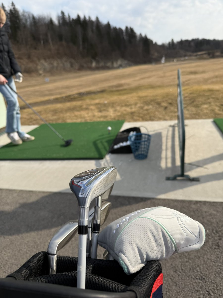 Sikkert vårtegn! Rangen er åpen i Skien. #grenlandgolf