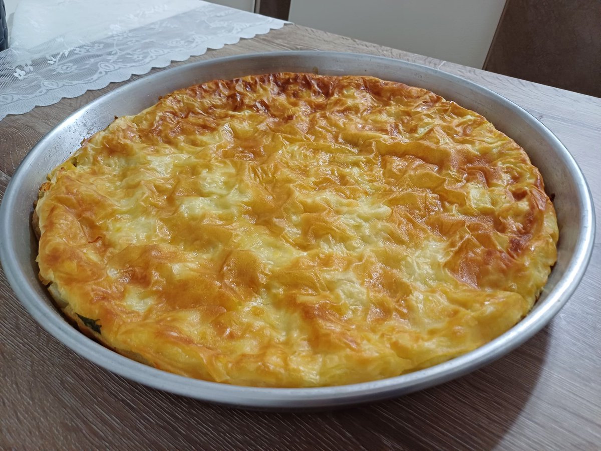 Bayram sofranizin tacı Erzurum tepsi su boregi 
Siparişlerinizi vermek için geç kalmayın 
Yedikçe yiyesiniz gelecek,tadı damaginizdan senelerce gitmeyecek 
1 tepsi 1000 TL