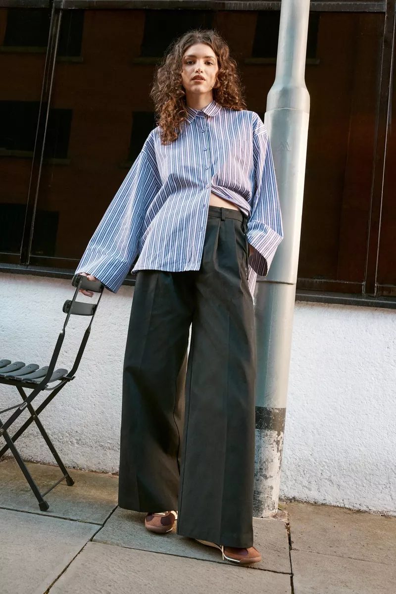 Everyday Essentials.

Shop now: nastygal.visitlink.me/gnFsJP

🔎Cotton Stripe Extreme Oversized Wide Cuff Shirt