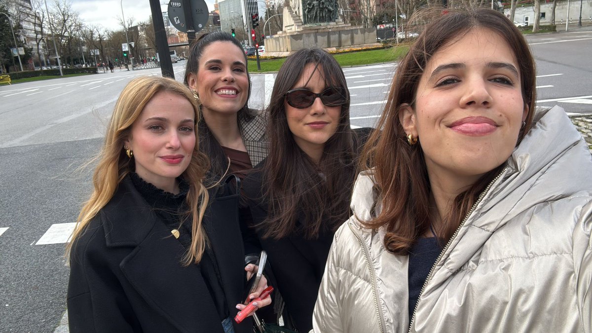 anaqeeee's tweet photo. domingo https://t.co/10AycsdqJN