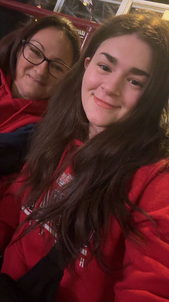 JohnsRpn's tweet photo. 💙❤️ Go Gens Go ❤️💙#gogensgo #selfieinyourseat #momdaughterduo #row13seat9 https://t.co/Tni6wjMyI1
