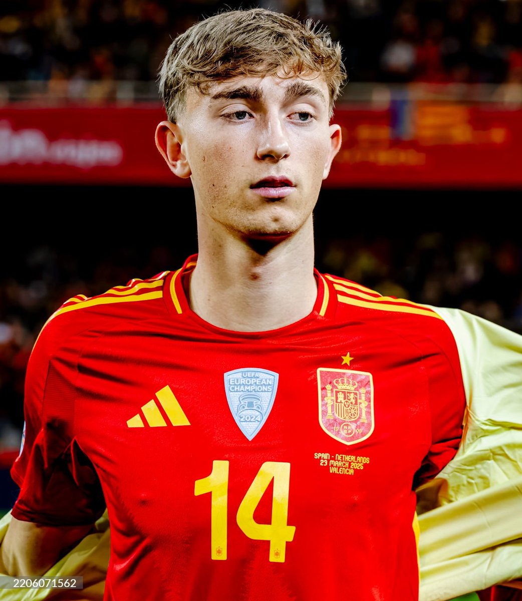 Como le vamos a llamar? Porque yo paso de estar llamándole Huijsen todo el rato, algo hay que hacer, hay que españolizar ese nombre.