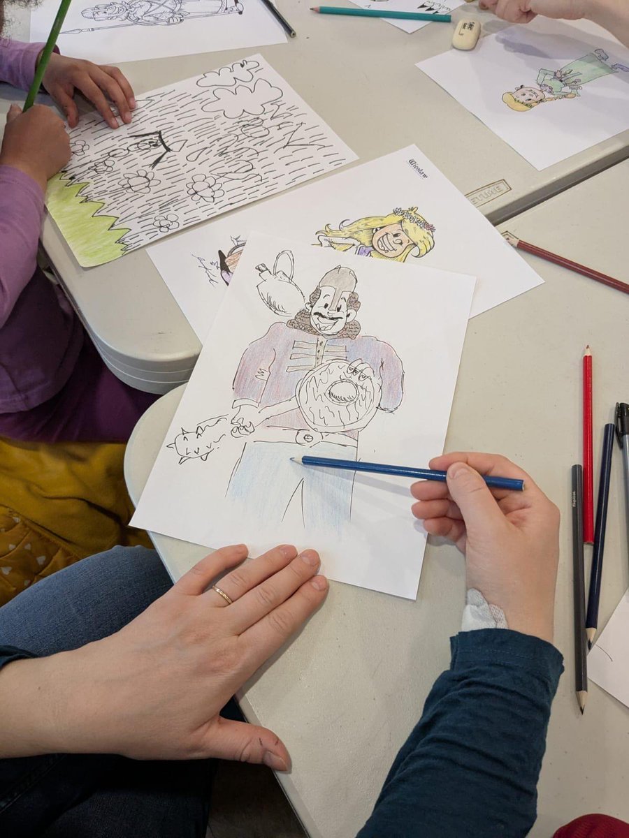 LiterkaS's tweet photo. 📢 Warsztaty komiksowe z Maciejem Kisielem w Stowarzyszeniu Literka! ✏️🎨

W niedzielę 23 marca mieliśmy ogromną przyjemność gościć Macieja Kisiela – utalentowanego autora komiksów i ilustratora! Podczas inspirujących warsztatów uczestnicy poznali tajniki tworzenia komiksów. https://t.co/2TWbhcm75k