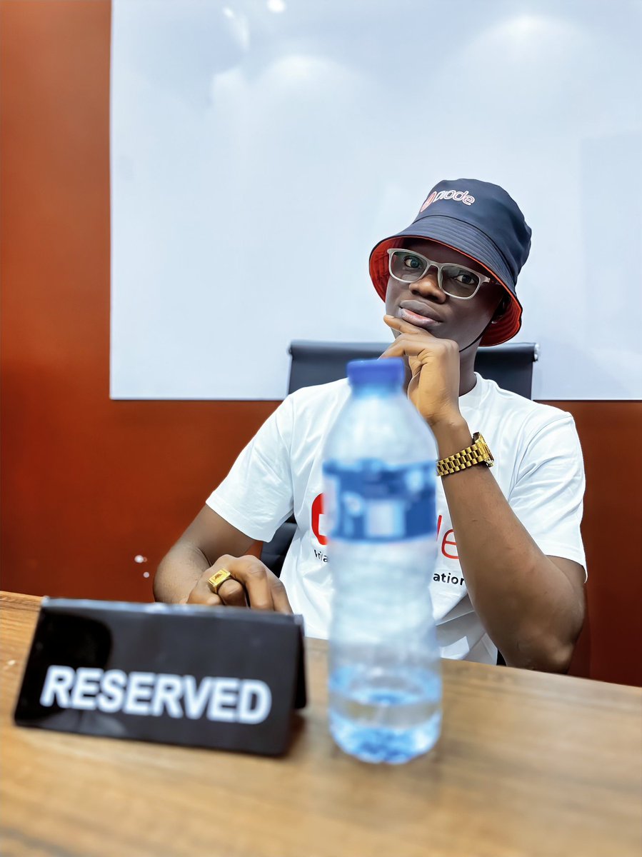 TheJoshuason's tweet image. We’re thrilled to launch the Diode Nigeria community —the web3 hub of Africa! Diode Collab is here to level up your communications(Chats, File sharing  etc) with absolute security. 

Download it now on App Store or Google Play Store &amp;amp; let’s connect safely! 
#DiodeNigeria…