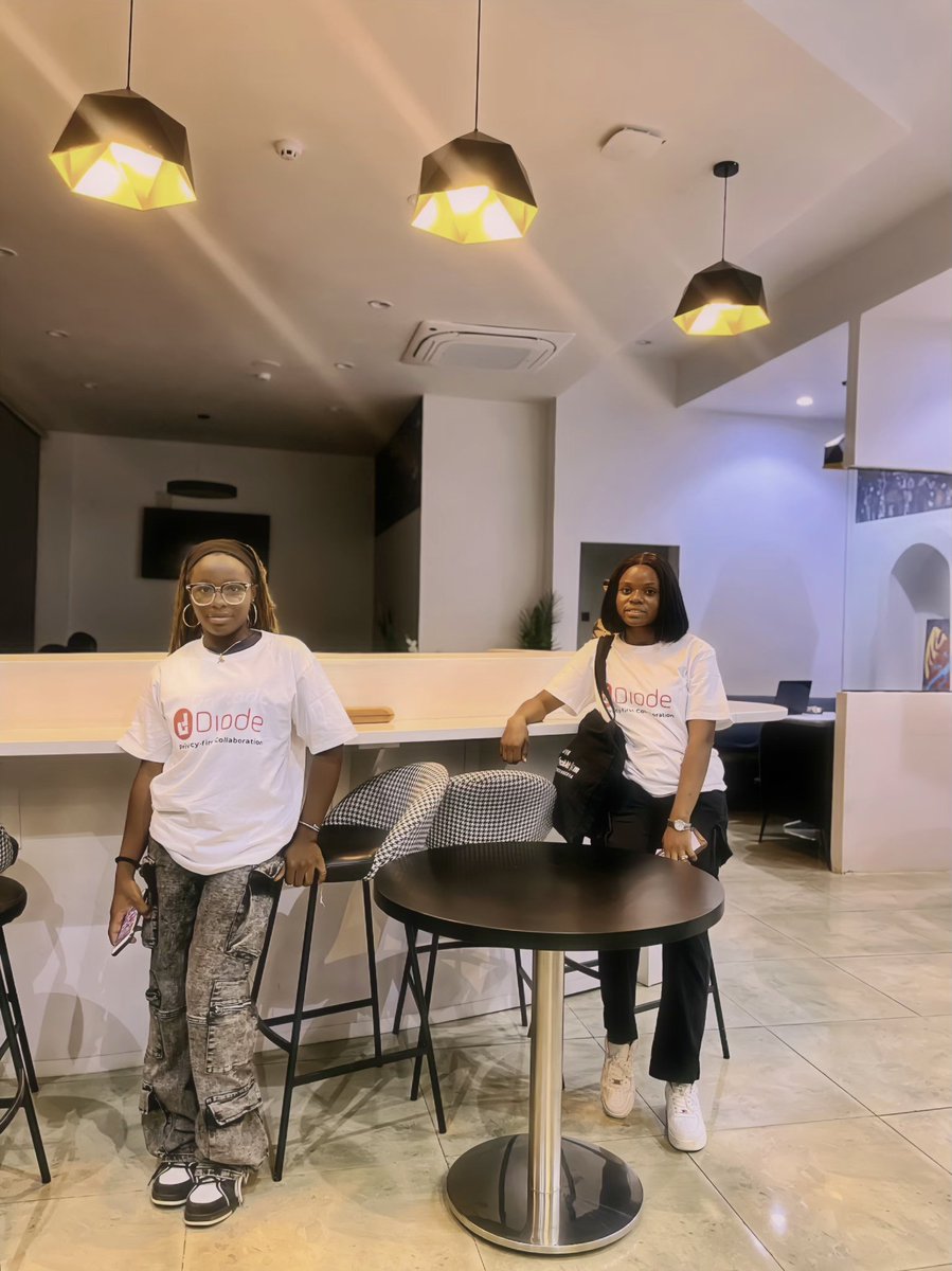 TheJoshuason's tweet image. We’re thrilled to launch the Diode Nigeria community —the web3 hub of Africa! Diode Collab is here to level up your communications(Chats, File sharing  etc) with absolute security. 

Download it now on App Store or Google Play Store &amp;amp; let’s connect safely! 
#DiodeNigeria…