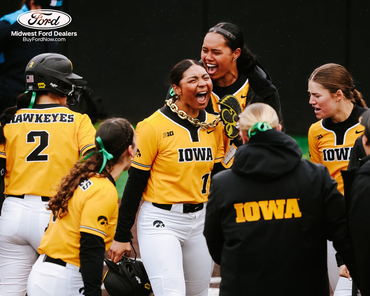 DOWN GOES NO. 5 💥

<a href="/iowasoftball/">Iowa Softball</a> defeated fifth-ranked UCLA, 7-4, at Bob Pearl Field this afternoon! 

#Hawkeyes