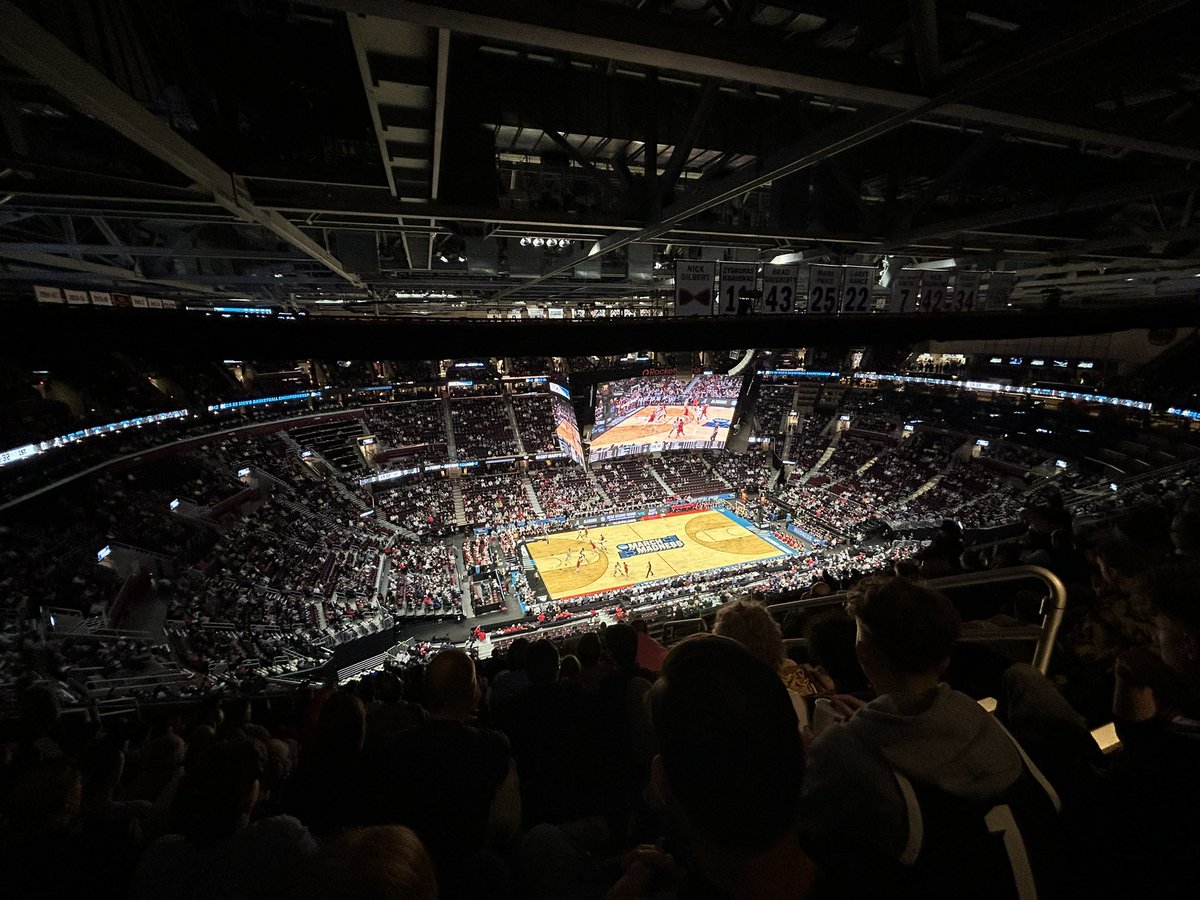 highlightheaven's tweet image. that’s a foul ref wtf