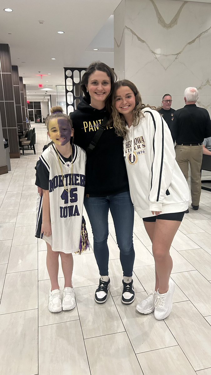 Nate Oakland tweet media