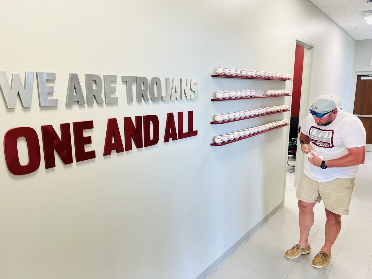 TroyTrojansBSB's tweet photo. Add it to the wall✍️

Welcome back to Troy former All-American and two-time All-Atlantic Sun DH Wade Miller (2001-04)

#WTD | #OneTROY⚔️⚾️ https://t.co/E2mol5FADL