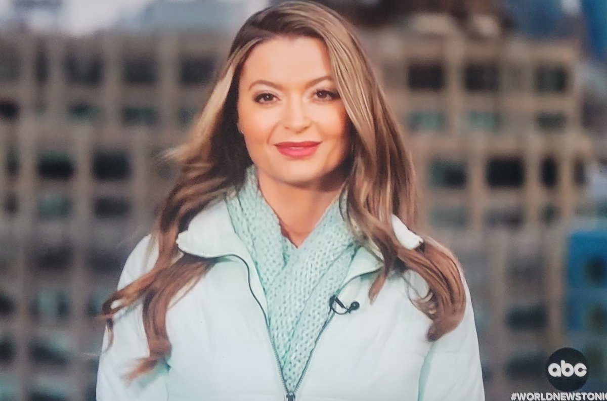 StarrSamantha21's tweet image. Enjoyed watching this Queen nationally on @ABCWorldNews both weekend nights!! Always bringing it!! #thebest #loveher