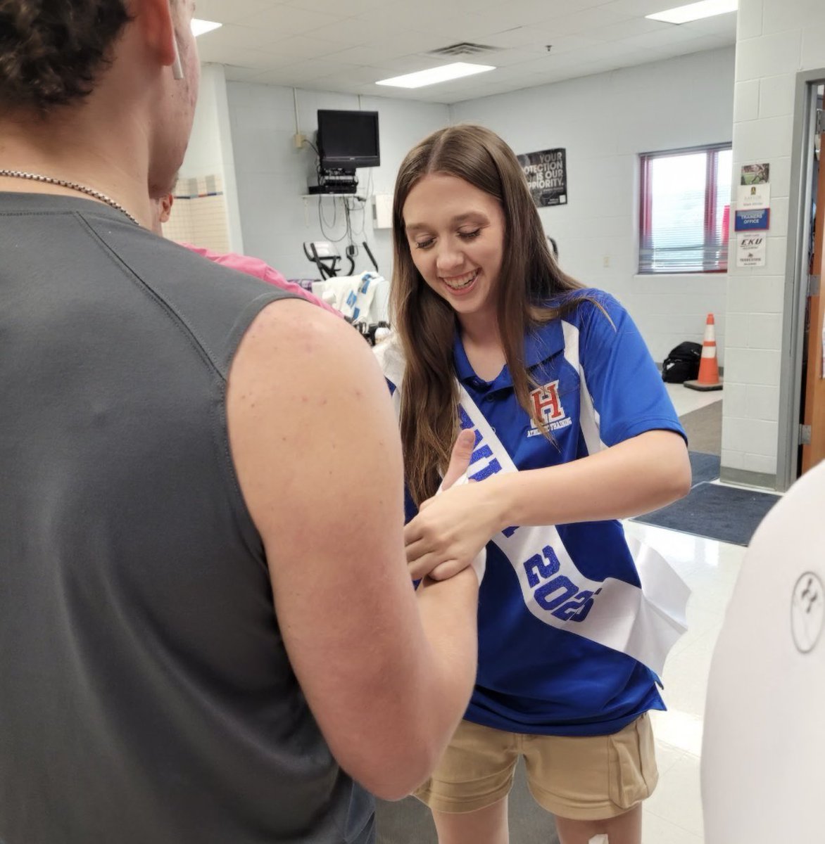 HHS_AthTraining's tweet image. Happiest of birthdays to Addie! This sweet senior that has a heart of gold. We hope you have the best birthday!