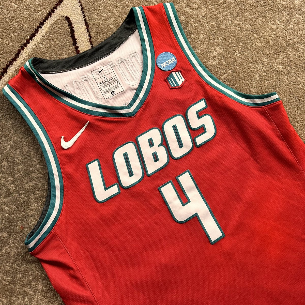 UNMMBBManagers's tweet photo. 🔵 patches are on. Ready Lobo fans? https://t.co/auNmgOuUlG