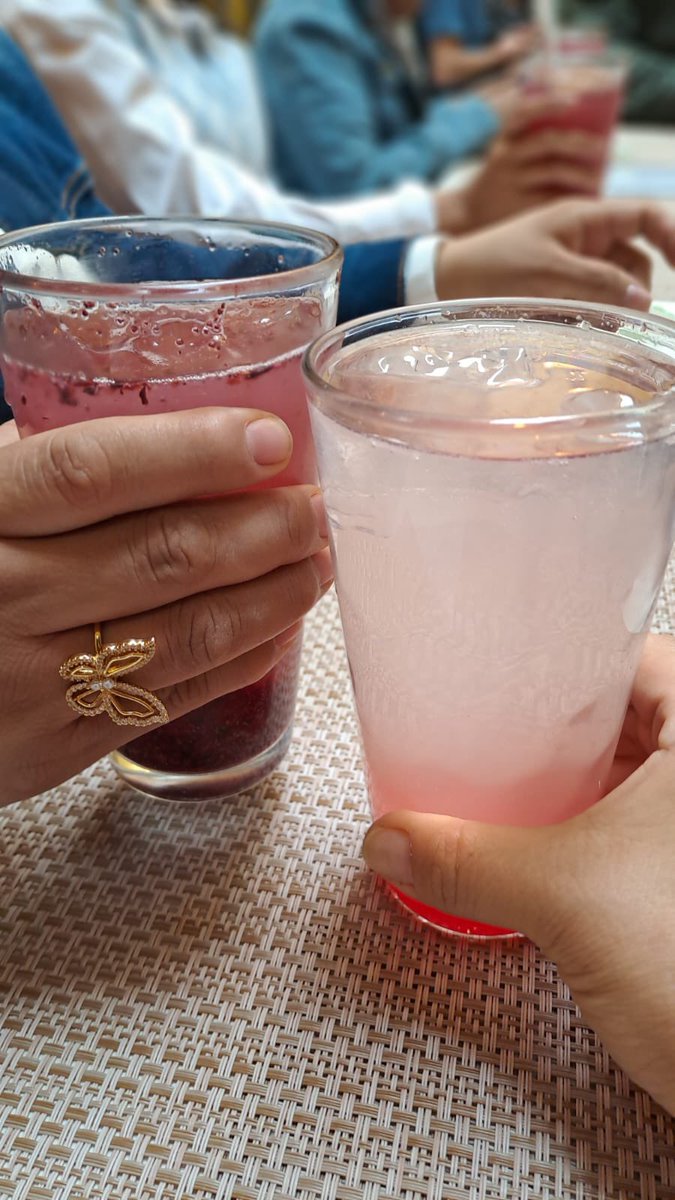 ClaudiaCelisGar's tweet photo. Cierre de semana en familia!!!
La unión familar completa la vida.
#UnionFamiliar
#DisfrutandodelaVida
#MaestraClaudiaCelisGarcia https://t.co/m6bBSfh56Z