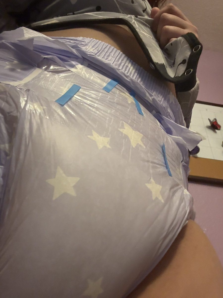 super soggy sunday whachu gonna doo!?

#abdl #diapergirl #omorashi #adultbaby #littlegirl #diaperlover