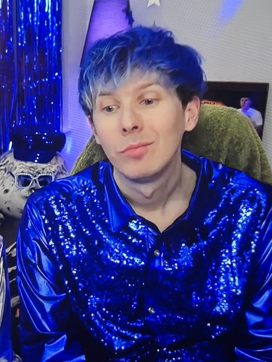 viewerspookies's tweet image. he turned 19 in poland