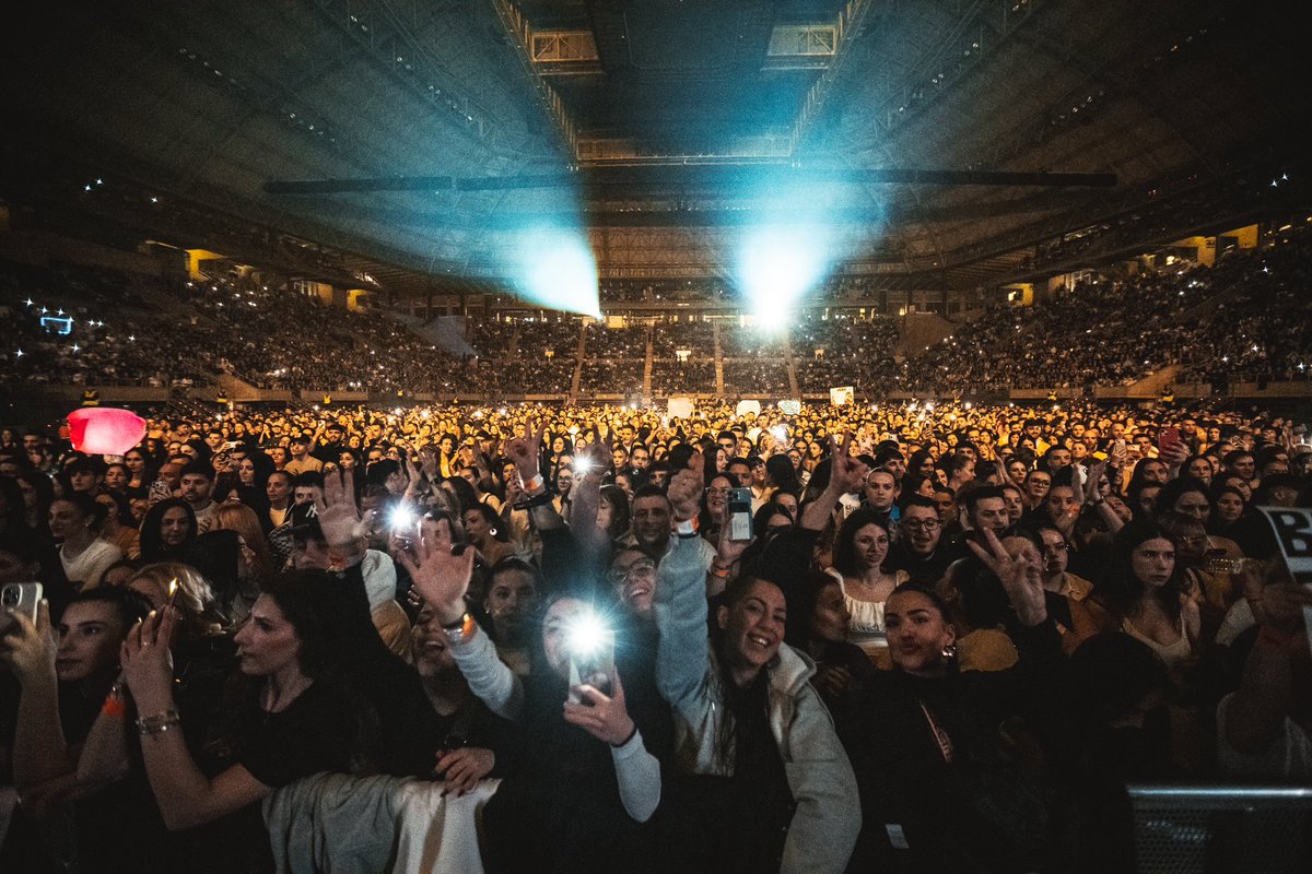 Bendita eres Barcelona!!!
Todavía sigo atrapado en la noche de ayer!!!
Gracias por todo familia!!!
#TOURAURA