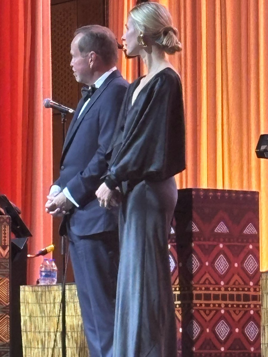 jvanlee6's tweet image. A beautiful celebration of National Jewish Hospital & leaders in our community making the world better! Congrats Pat & Julie and Jay Mills! Dr. Salem you inspire!!!
#MichaelSalem
#PatHamill
#JayMills
#NationalJewishHospital
#OakwoodHomes