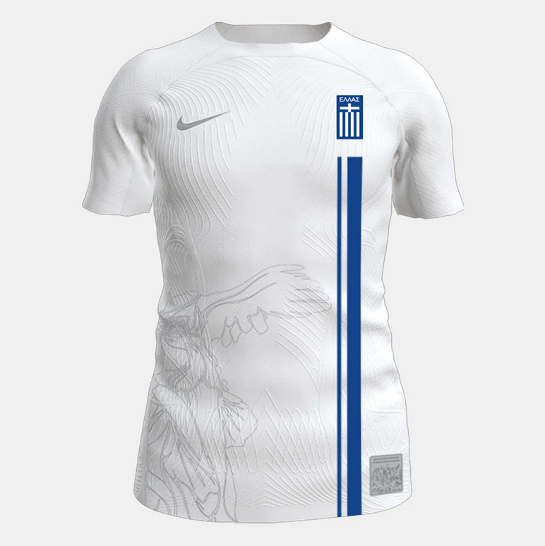 FirFirikos1's tweet photo. Στο μεταξύ, η φανέλα της Εθνικής, με τα ανάγλυφα κύματα και το ίχνος από τη Νίκη της Σαμοθράκης είναι ένα Αριστούργημα!!
#EthnikiEllados #scoGRE #GREsco #EthnikiElladas #Greece https://t.co/jDwodnfVY2