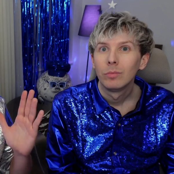 discodaddi's tweet photo. @AmazingPhil https://t.co/NoZFPjnBTK