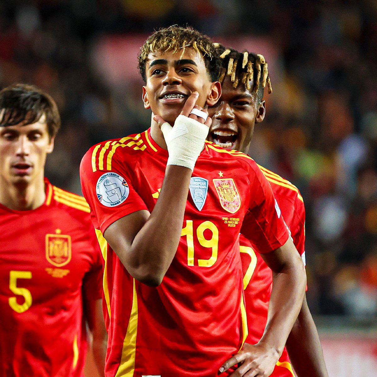 FabrizioRomano's tweet photo. ✨🇪🇸 Pedri: “Lamine Yamal is a spectacle”.

“His goalscoring potential is here, and will be developing for sure in the next years”. https://t.co/Ob9kvfYYHD