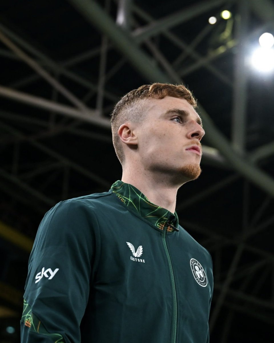 obrienjake_'s tweet image. Job done over the two legs, and proud to have made my first competitive start, especially at the Aviva Stadium. Always an honor to represent my country ☘️
Been a top week with the lads, now full focus on the run-in 💙