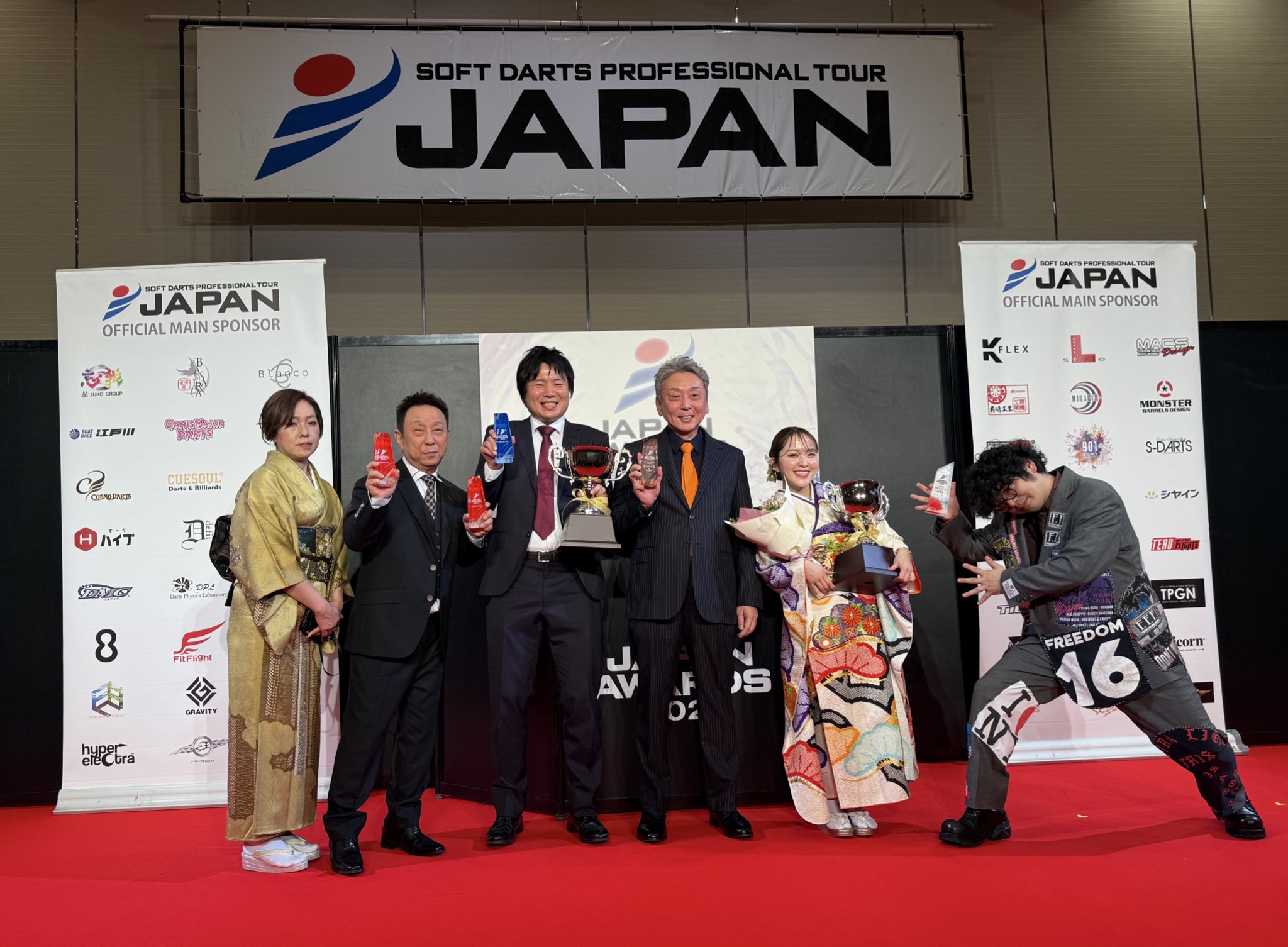 【新品未使用品】unicorn DARTSLIVEカード JAPAN 2024 000000043303_aNZrcJd.jpg