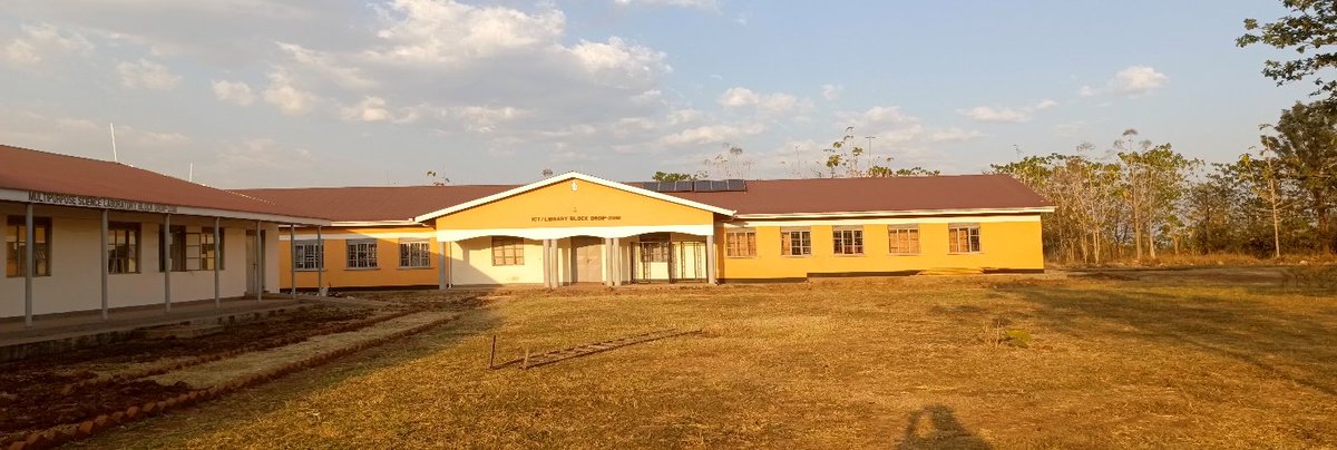 Education pilot on lightning safety at Palabek Secondary School mailchi.mp/df6016e28479/e… Teachers and students forming a lightning club to learn more and to prevent vandalism of the lightning protection system