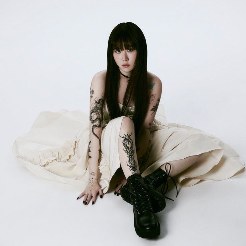 yerinbfeed's tweet image. yerin baek 🦋💗🌸💐🐉🖤